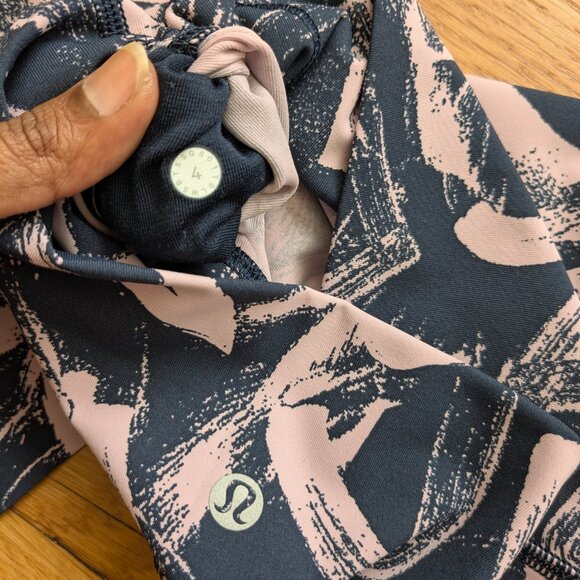 Lululemon Wunder Under Crop Sz 4 - Picture 4 of 4